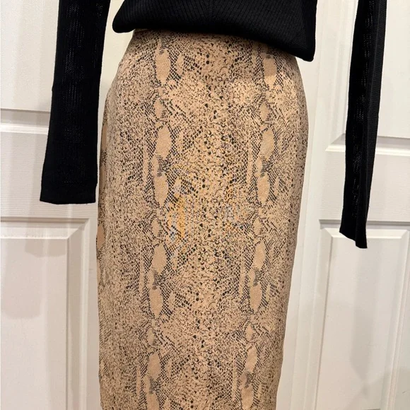 Dana Buchman 100% Silk Snake Print Pencil Skirt Size 4 Neutral - Picture 12 of 13